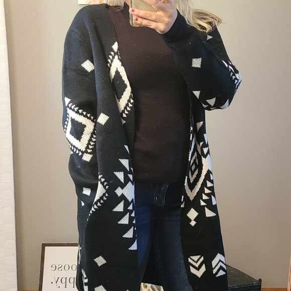 Aztec Cardigan - Picture 3 of 11